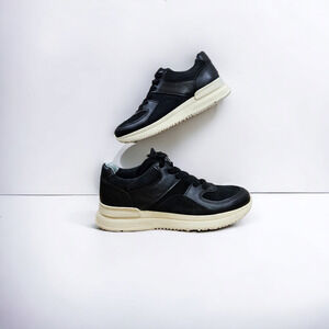 NWOT O by Everlane Unisex The Trainer Low Top Lace Up Sneakers Sz. W7 / M5 Black
